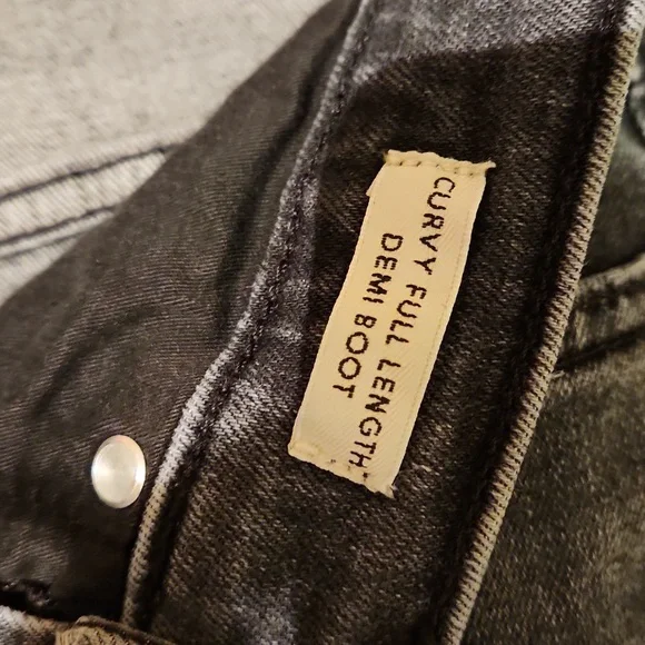 ❤️ J CREW HIGH RISE CURVY FULL LENGTH DEMI BOOT BOOTCUT JEANS, WASHED BLACK, 6 - Picture 9 of 12